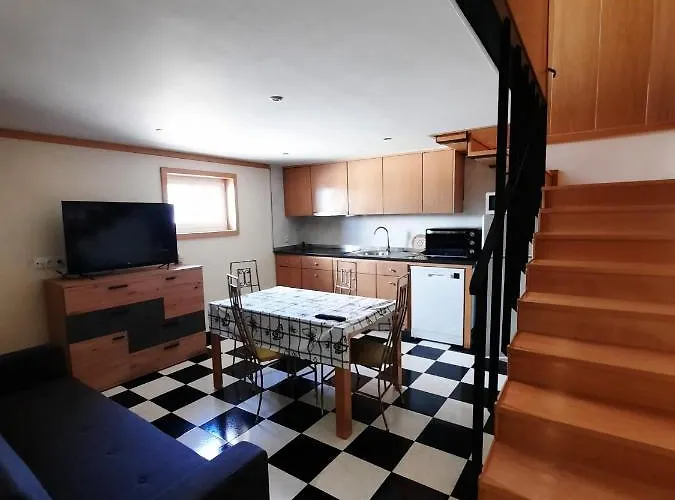 Guest house Casa Velha 3*